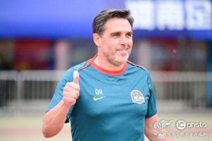【图集】2025中超联赛第11轮，河南俱乐部酒祖杜康赛前踩场