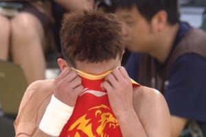 师何工？孙铭徽15投2中！拿到5分6板5助3失误4犯规
