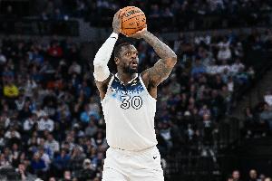 马马虎虎！兰德尔11中4得18分3板6助 造杀伤10罚全中是亮点