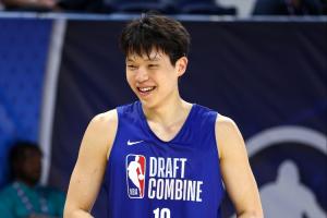 杨瀚森5v5砍12分📈王健：行情肯定会继续往上 首轮不是没有希望