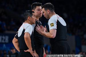 直播吧：广厦北京总决赛G5有望再次三名外籍裁判共同吹罚