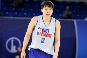 杨瀚森再砍11+6+6！媒体人点评:比赛影响力出色 得分篮板可圈可点