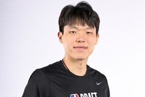 鲍仁君：杨瀚森是易建联之后冲击NBA的最好中国球员 不要捧杀