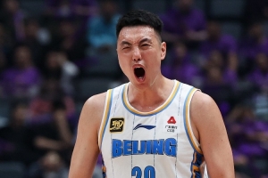 😏定海神针！翟晓川仅出战4分33秒两罚全中准绝杀 1中1拿4分1板