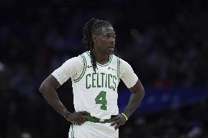 太铁！霍勒迪8投1中&三分2中0 仅得4分4板3助1断