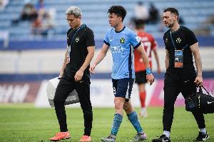 浙江主帅：根据初步检查和判断王钰栋伤无大碍，将进行进一步检查