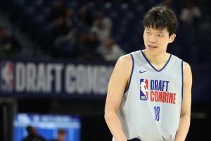 😉苏群谈杨瀚森：首轮不太可能 预测其会在次轮前15顺位被选中