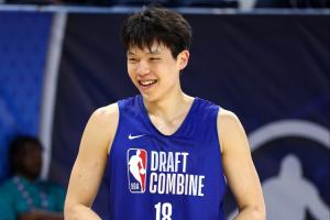 😍湖人训练馆Pro Day表现如何？媒体人：杨瀚森原话 “拿捏”！