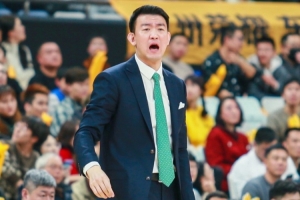 🤣官方玩梗最为致命！王博：你们的来指导把总冠军奖杯带回来了