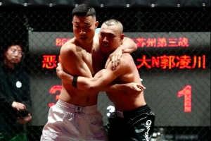 🥊打球还可以打架！恶鼠发明八角笼篮球 单挑中一拳将大N给TKO
