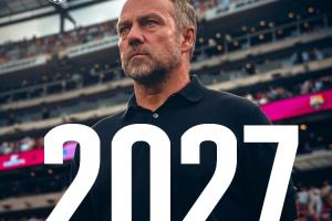 首秀赛季夺三冠！巴萨官方：与主帅弗里克续约至2027年