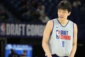 队媒：篮网GM马克思昨日去了洛杉矶看了杨瀚森Pro Day的试训