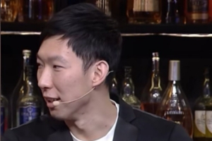 周琦：眼睛又做了激光手术 医生说打完总决且伤势没加重已很幸运