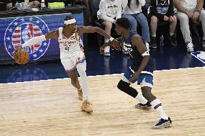 美记：NBA必须禁止通过假摔来欺骗裁判的行为 有处罚球员就会调整