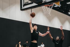 杨瀚森首轮？王健：得看单独试训的表现 内外因同时加持才有机会