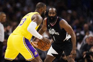 🗣️Windhorst：我认为勒布朗和哈登新赛季都会留在各自的球队