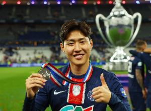 小跌500万😃李刚仁45场6球6助合格轮换，赛季4冠王掉身价又何妨
