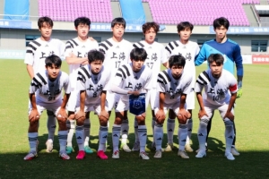 全运会男足U20组：上海1-0战胜浙江，队长蒯纪闻主罚任意球破门