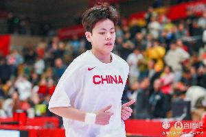 内外开花！杨舒予半场6中5高效贡献11分外加3助 三分2中1