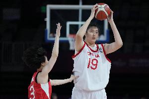 😈简直是大魔王？！张子宇出场时间最少9投8中降维打击砍16分！