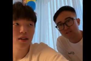 杨瀚森谈煎饼果子：贼好吃🌮 程博解释：很少吃这种碳水炸弹