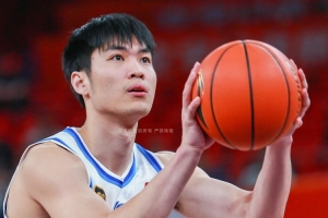 💪王凡懿晒自己在美国特训的视频：努力训练 提高自己