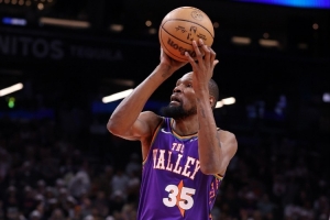 KD：节末扔超远不是我的职责 我也没练过 因觉得自己投不进这种球