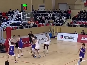 残暴大帽🖐灵性长传👊高中杨瀚森咋打球的👀看发型就是强者