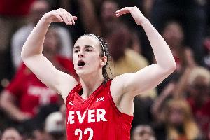 克拉克VS佩奇！由于观众太多 飞翼VS狂热将移步至独行侠主场开打