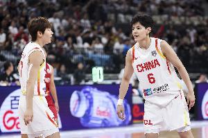 👍️探长：点名表扬杨舒予9个篮板 王思雨+杨力维共16助攻1失误
