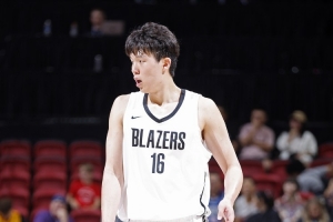 😋尼克-杨：姚易之后中国球员在NBA断层了 很高兴看到杨瀚森