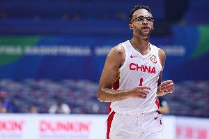 ⚒️中国首位归化球员！2年前的今天：李凯尔成功获得中国国籍