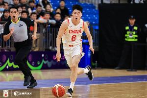 外线火力点！程帅澎3记三分球贡献13分2篮板