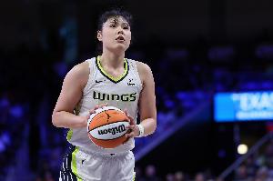 🤬死板用人！李月汝首发却仅打13分钟💀末节更是被雪藏