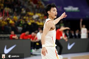 若中国男篮带5个后卫参加亚洲杯 那么徐杰高诗岩将竞争第5个席位