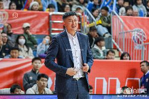 🎂真挚的祝福！祝广东男篮主帅杜锋44岁生日快乐！🎂