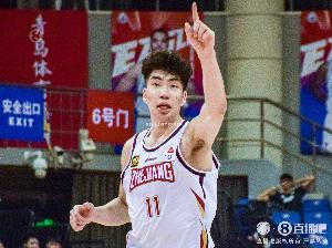 余嘉豪：非常感恩我能拥有浙江队这么好的平台 告别总是非常艰难
