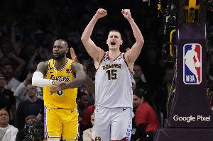 夸梅-布朗：詹姆斯小心别被NBA抓到把柄 约基奇也再拿不到MVP了